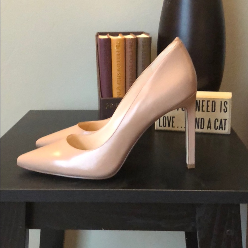 Brand new nude Nine West Heels